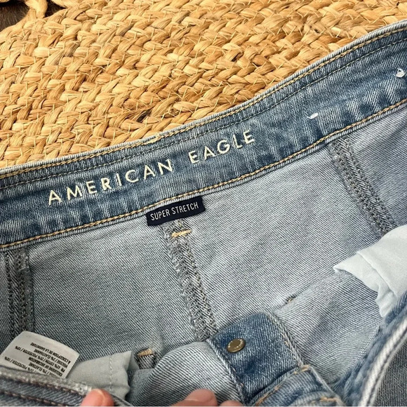 AMERICAN EAGLE LIGHT BLUE DENIM BUTTON DOWN MINI SKIRT SIZE 8 - Picture 2 of 4